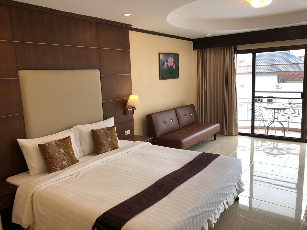 Ban Tyrol Hotel Patong Eksteriør billede